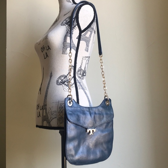 Tory Burch Handbags - Tory BURCH crossbody